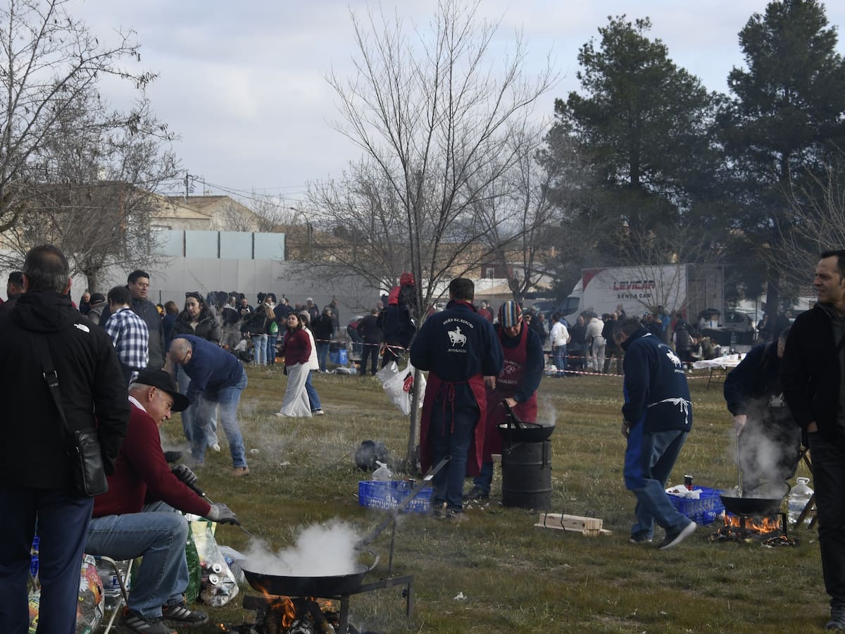 Moros Viejos y Cristianos ganadores de los concursos de Ajo y Gachamiga del Ecuador Festero 2026