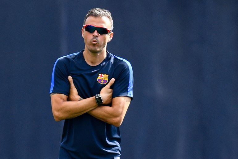 Head coach Luis Enrique of FC Barcelona looks on during a training session ahead of their UEFA Champions League Group C match against Celtic FC at Ciutat Esportiva of Sant Joan Despi on September 12, 2016 in Barcelona, Spain.  (Photo by David Ramos/Getty 