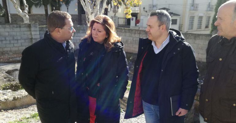 Francisco Huertas y Pilar Salazar visitan la muralla islámica.