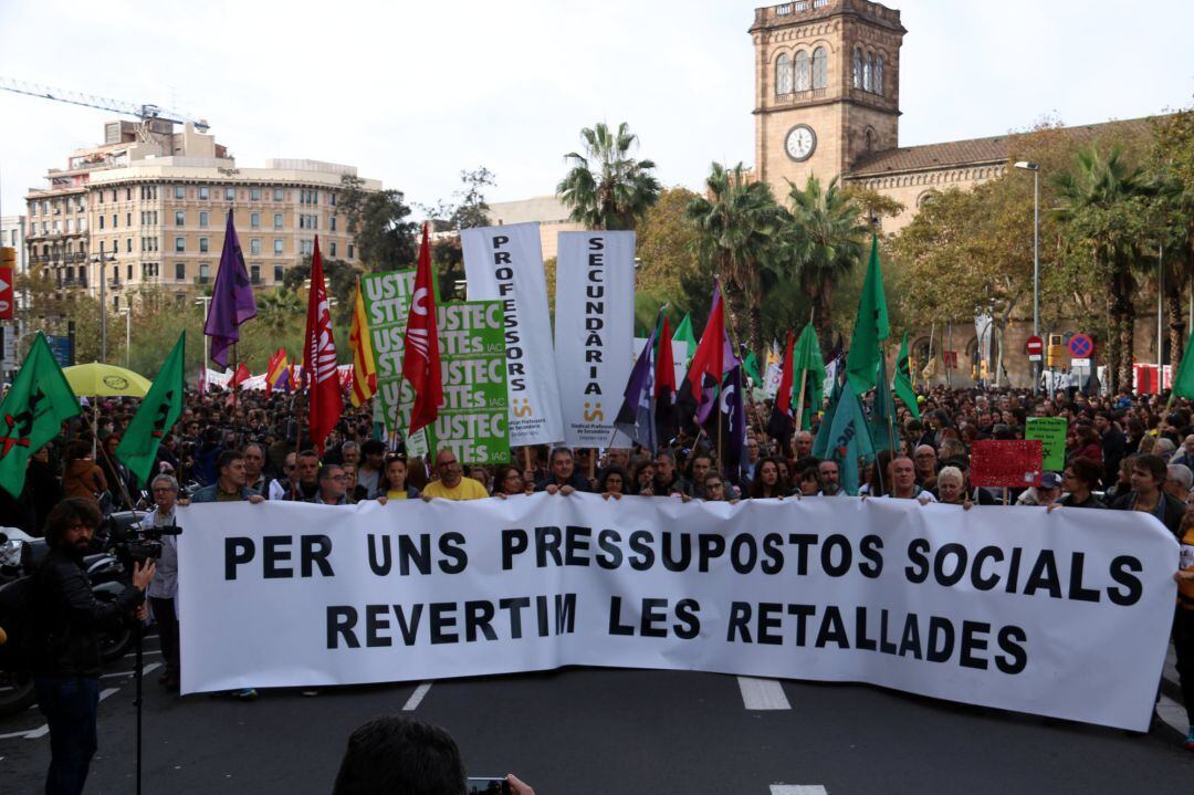 Cabecera de la manifestación unitaria de médicos, profesores y estudiantes. 