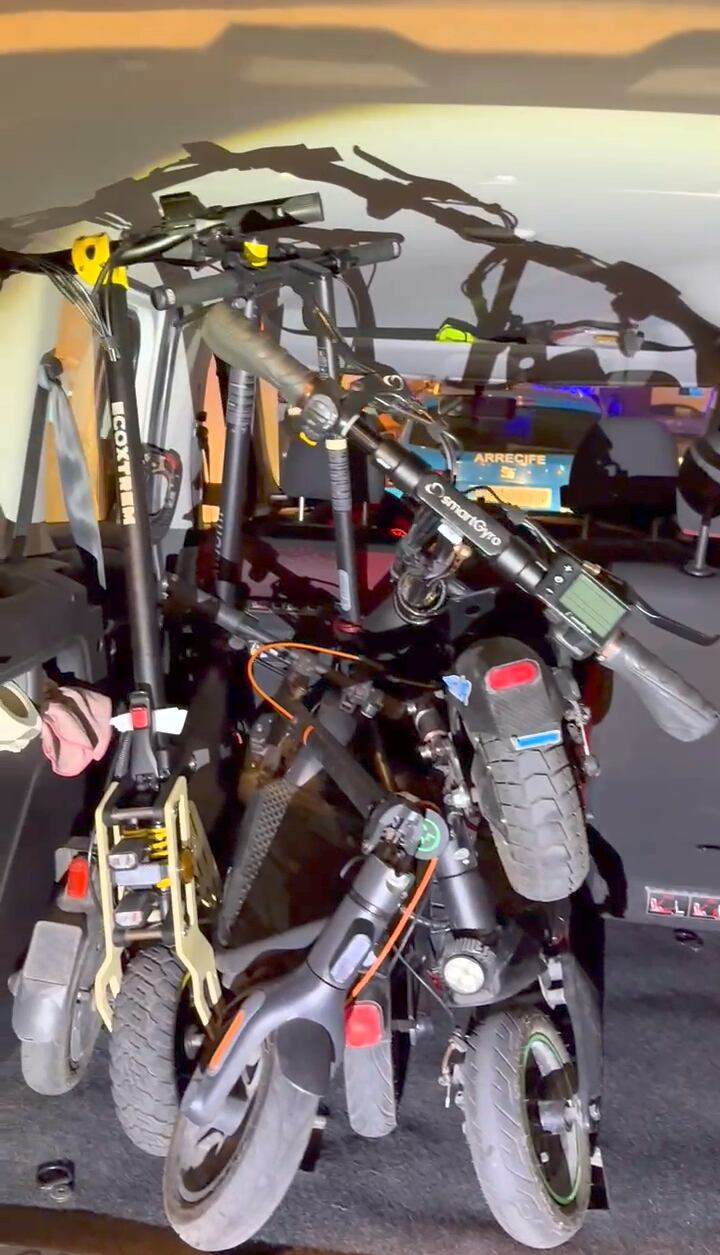 La Policía Local de Arrecife ha incautado en estos controles 8 patinetes por carecer de homologación o para garantía de pago a infractores no residentes.