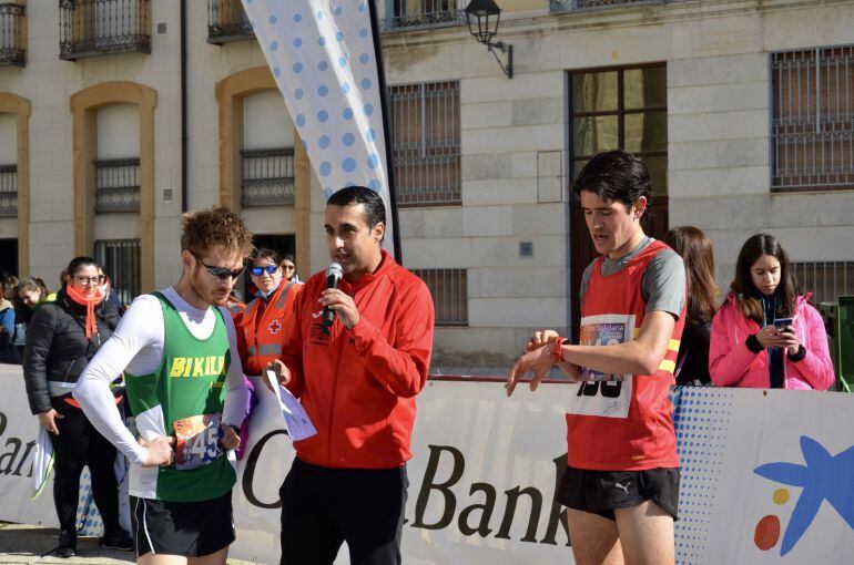 David García Catalina y Gonzalo Cantero nada más llegar a meta.