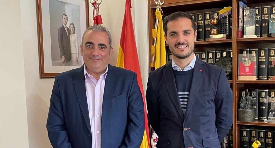 Javier Corpa y Alejandro Navarro, alcaldes de San Fernando de Henares y Torrejón de Ardoz, en la reunión mantenida en torno al convenio de la Ronda Sur.