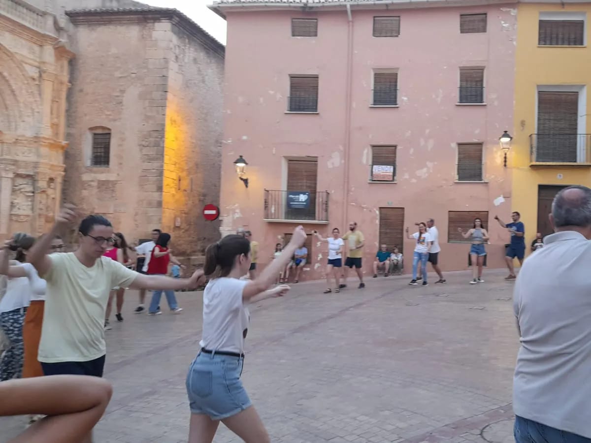 Danses al Carrer. Grupo Coros y danzas Biar