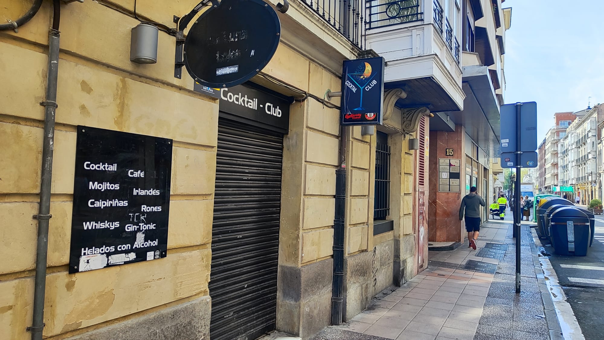 El pub La Luna Loka en la calle San Antonio