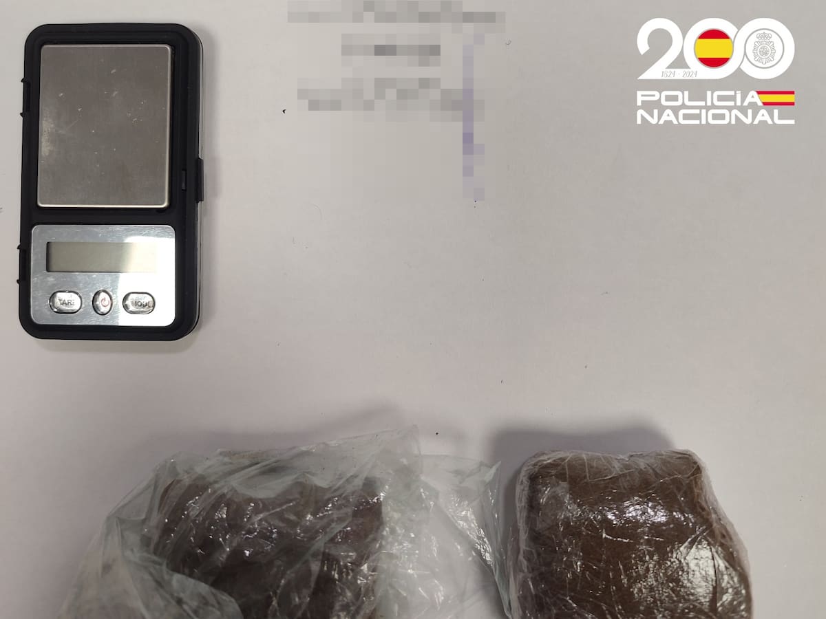 Detenido un joven con hachís y una báscula de precisión