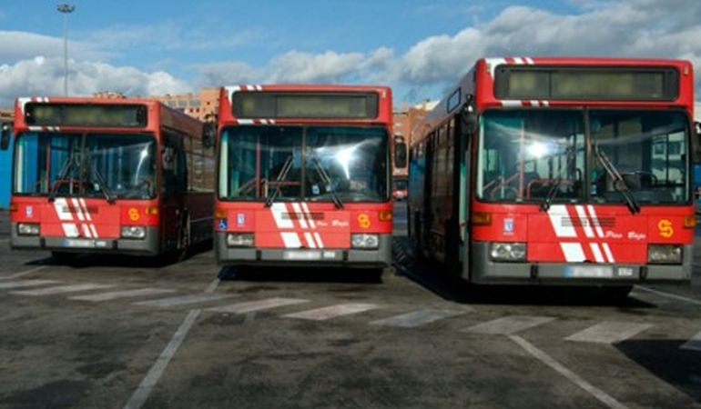 Autobuses de la EMT de Fuenlabrada en la cochera.