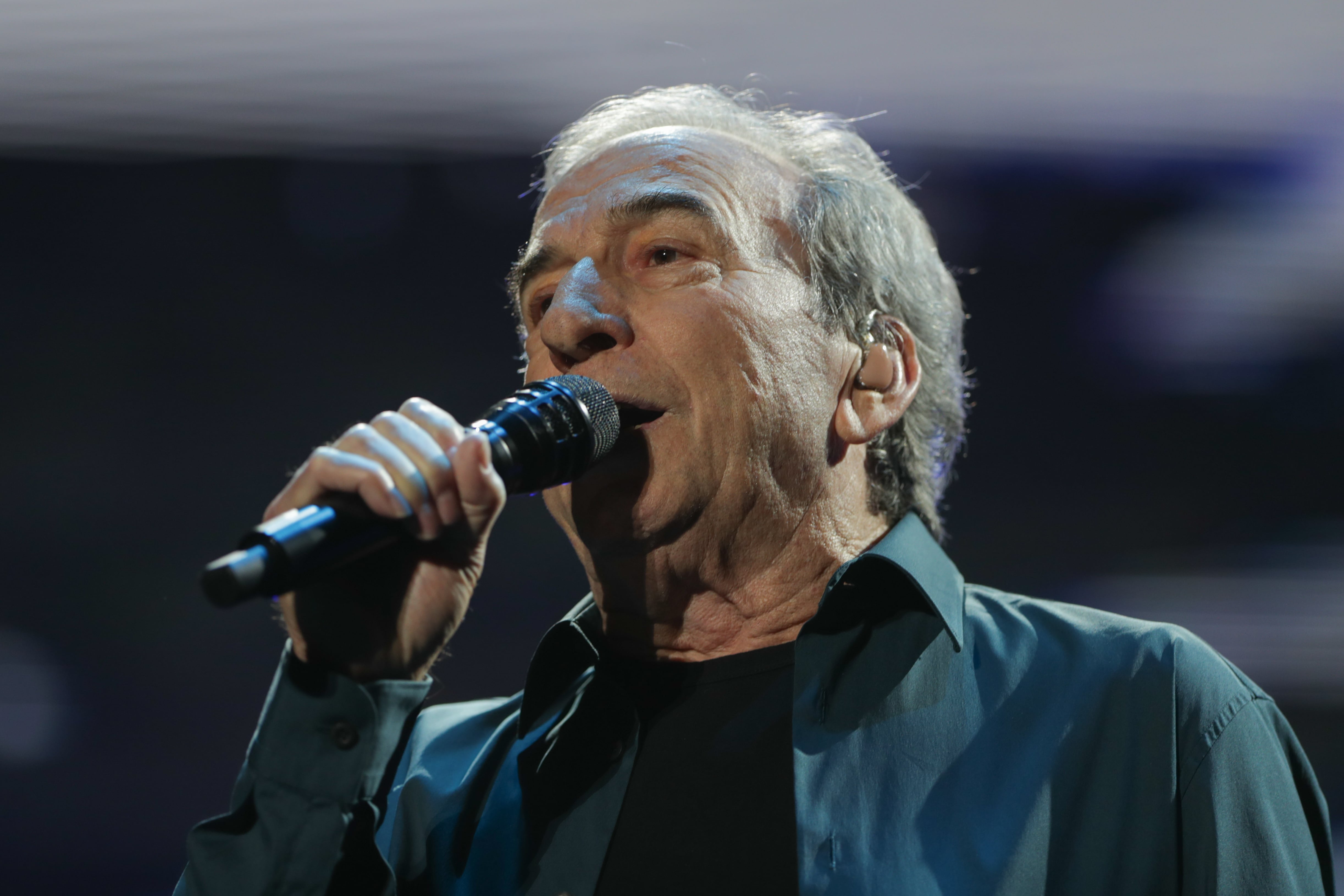 El cantautor español José Luis Perales en el Antel Arena de Montevideo (Uruguay) durante su último concierto.