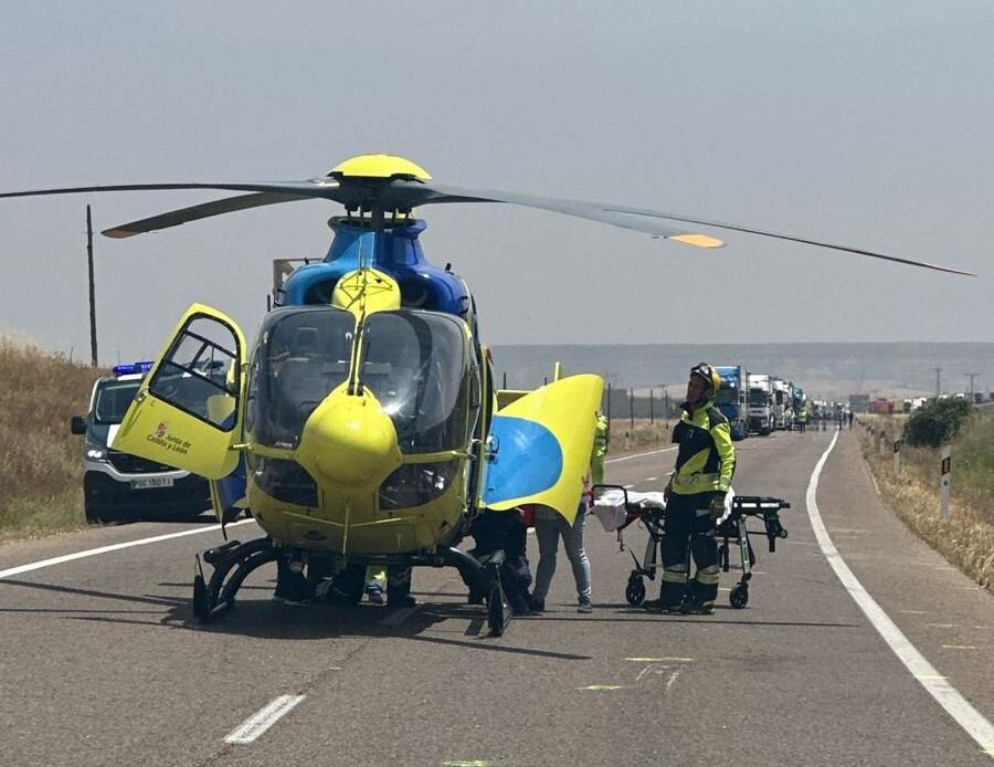 Uno de las personas heridas en el accidente ha tenido que ser trasladada en helicóptero al hospital de Palencia