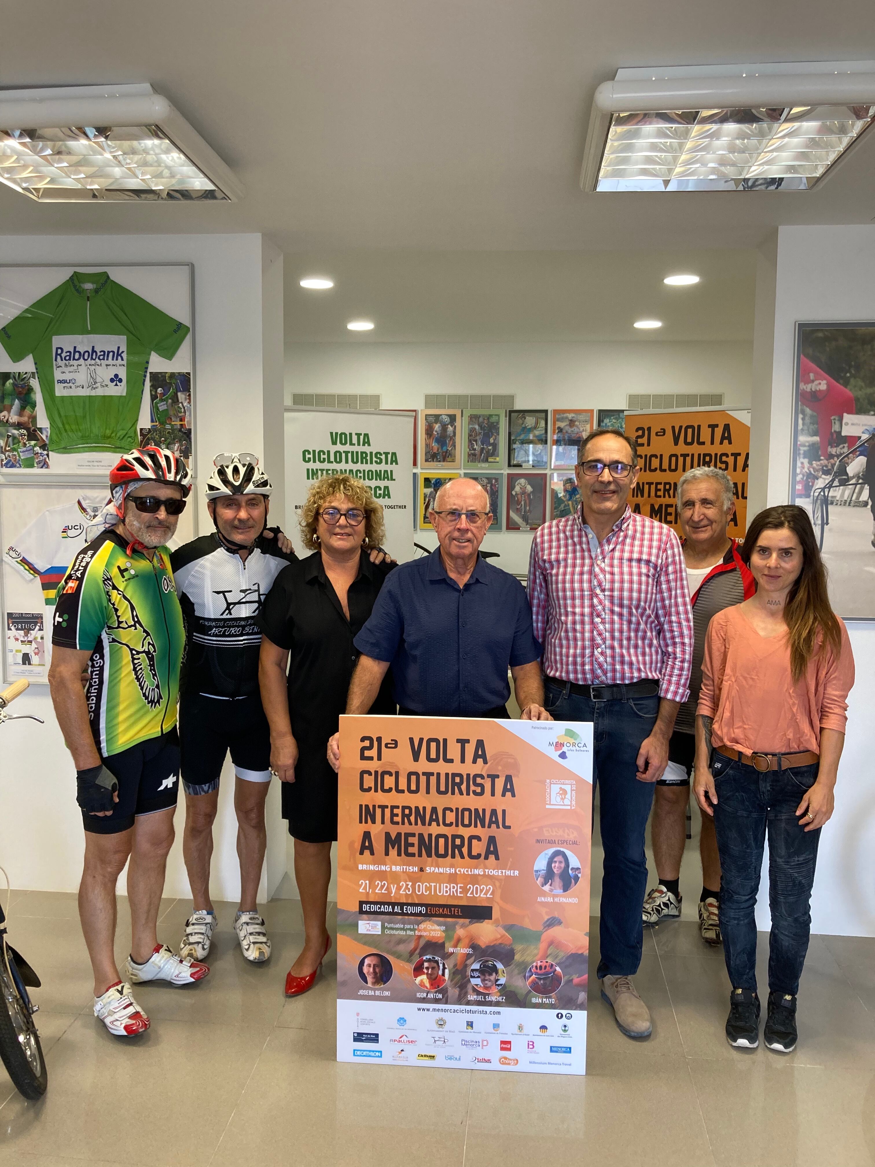 Arturo Sintes, al centre, és el gran impulsor d'aquesta trobada.