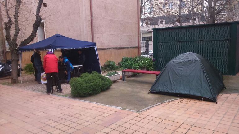 Encierro de trabajadores en la sede del área de Movilidad en la calle Albareda