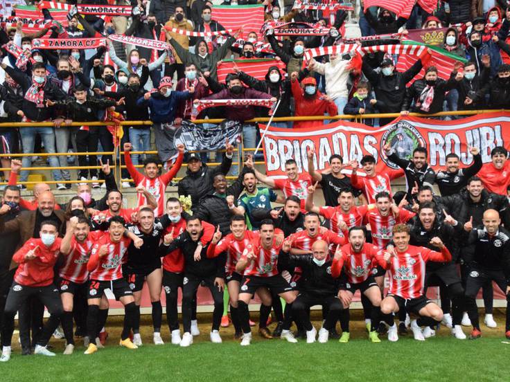 Celebración en el Reino de León tras ganar y clasificarse para el play-off