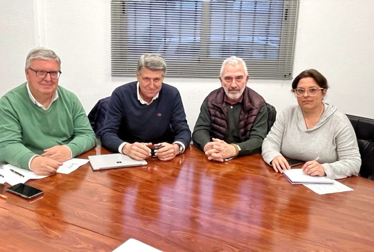 Miguel Cobos de Upa, Rafael Sánchez de Puerta, de Cooperativas Agroalimentarias, Ignacio Fernández de Mesa, de Asaja y Carmen Quintero de COAG, tras la reunión de este lunes en la que se ha concretado la protesta