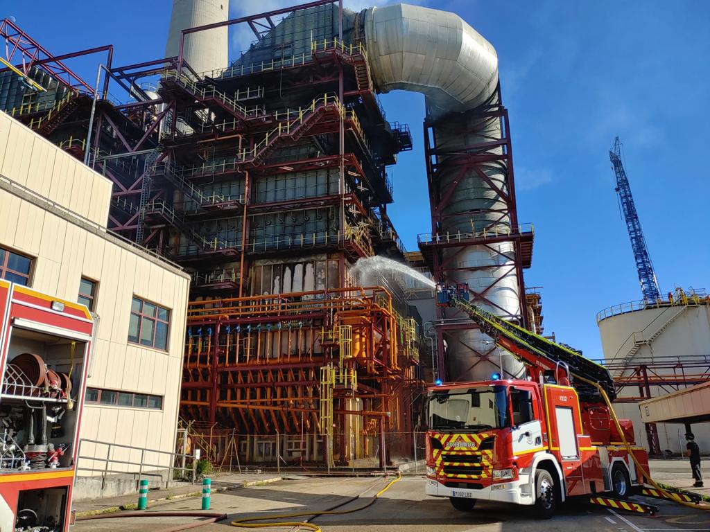 Finalizadas las tareas de extinción del incendio en la central térmica