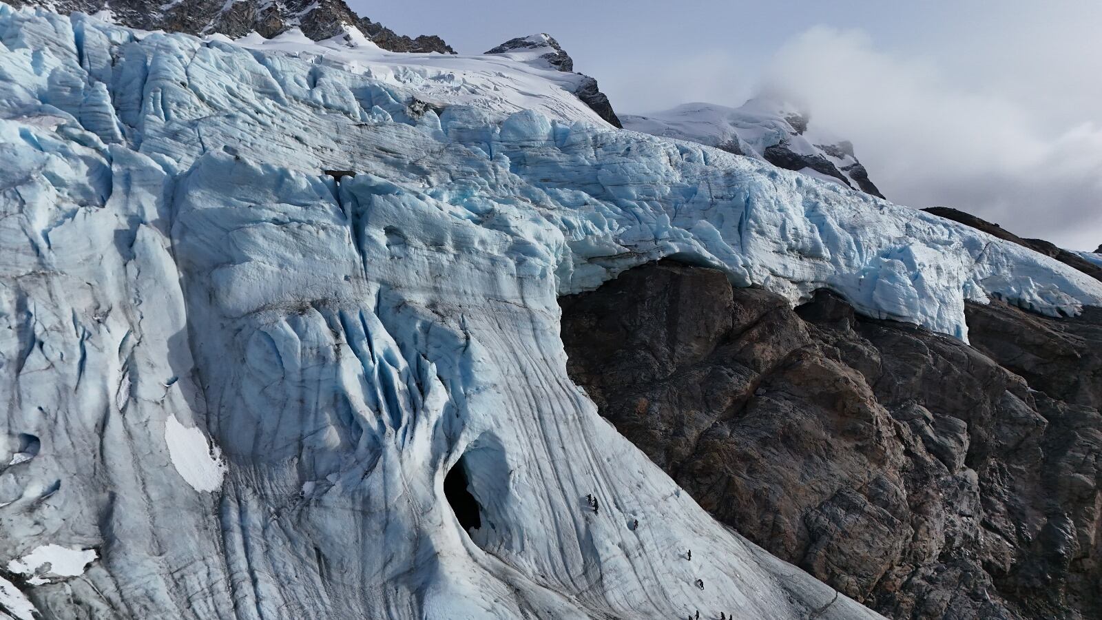 Grandes glaciares en la ascensión al monte Svea