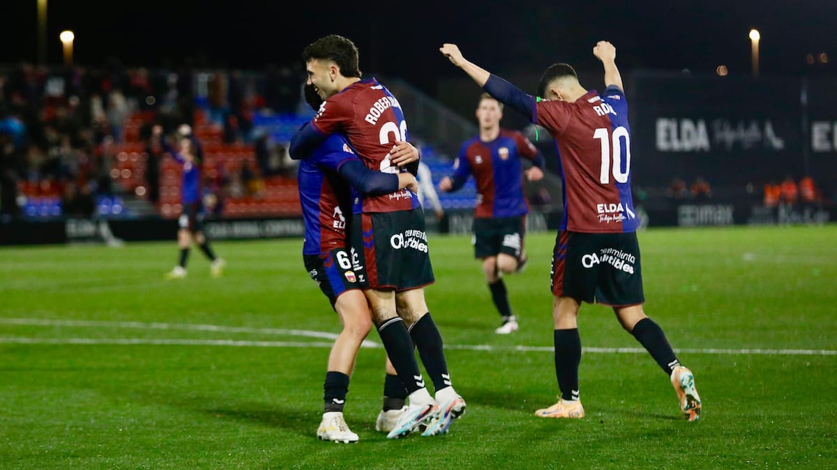 El Eldense gana al líder Sabadell y adquiere licencia para soñar (2-1)