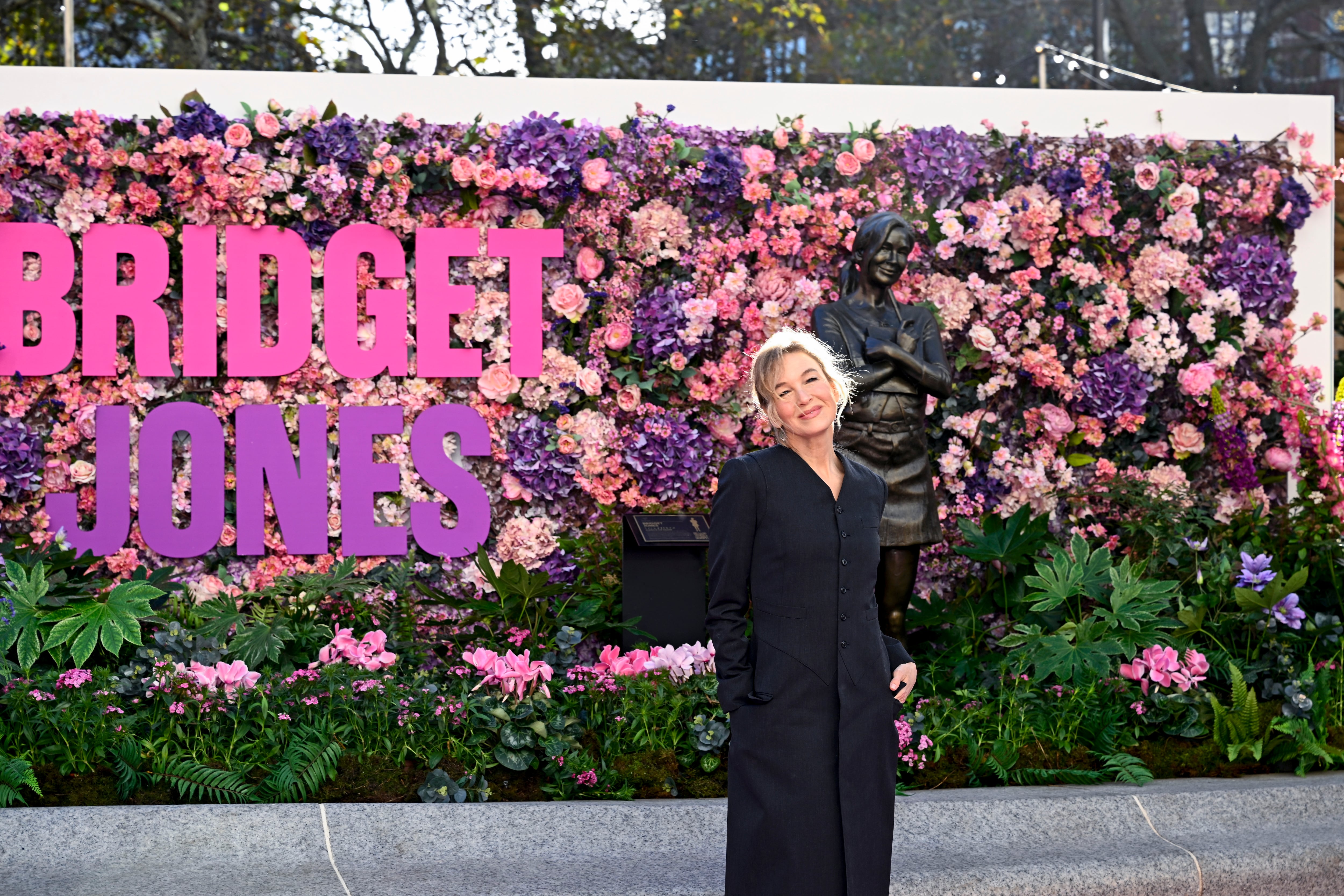 La oscarizada actriz Renee Zellweger la inauguró en Leicester Square por el 25 aniversario de la película de la que es protagonista.