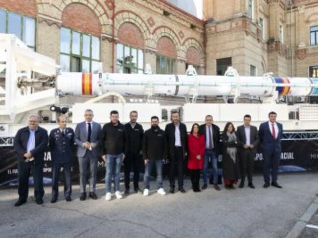 Presentación del cohete MIURA 1