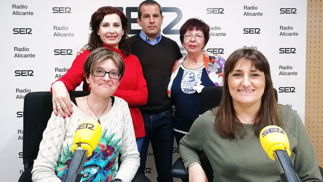 De izquierda a derecha: Esther Sancho (sentada), Ana López (de pie), Encarna Díaz (también de pie) y Núria Bernabeu (sentada)