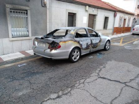 Segundo de los vehículos incendiados en Puertollano