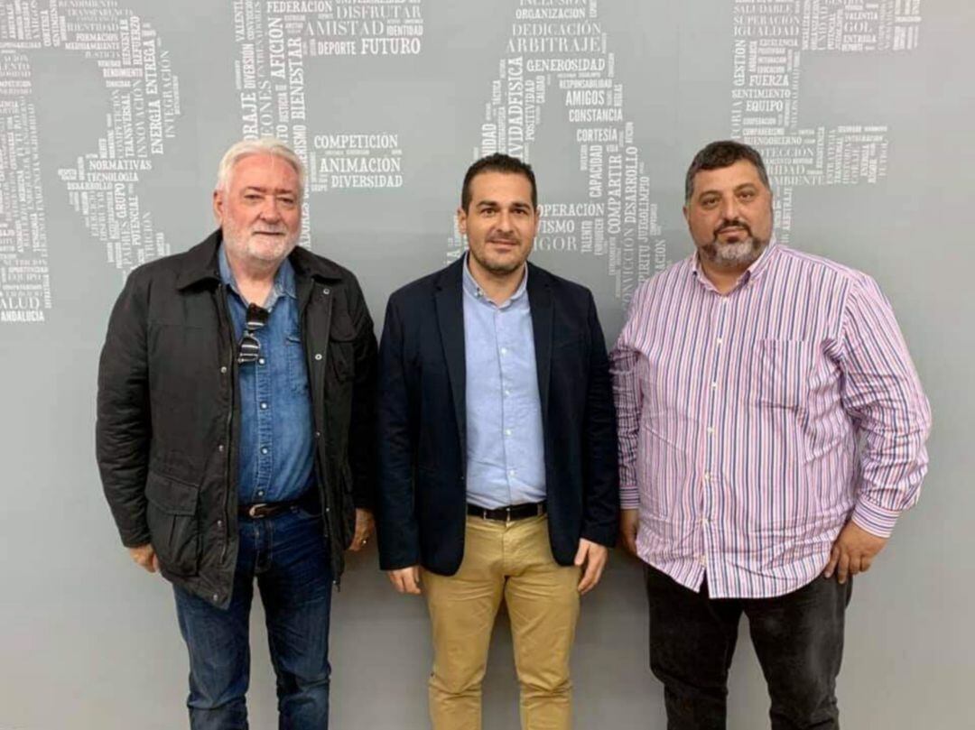 Luis Delgado y Juan García junto a Pablo Lozano 