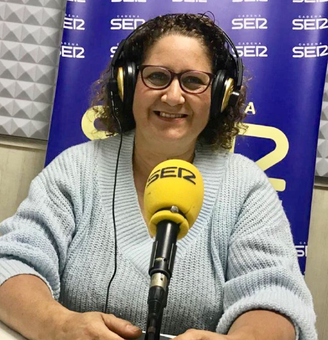 Mari CArmen García visita los estudios de RAdio Motril para hablarnos de su profesión como marinera en el Puerto de Motril