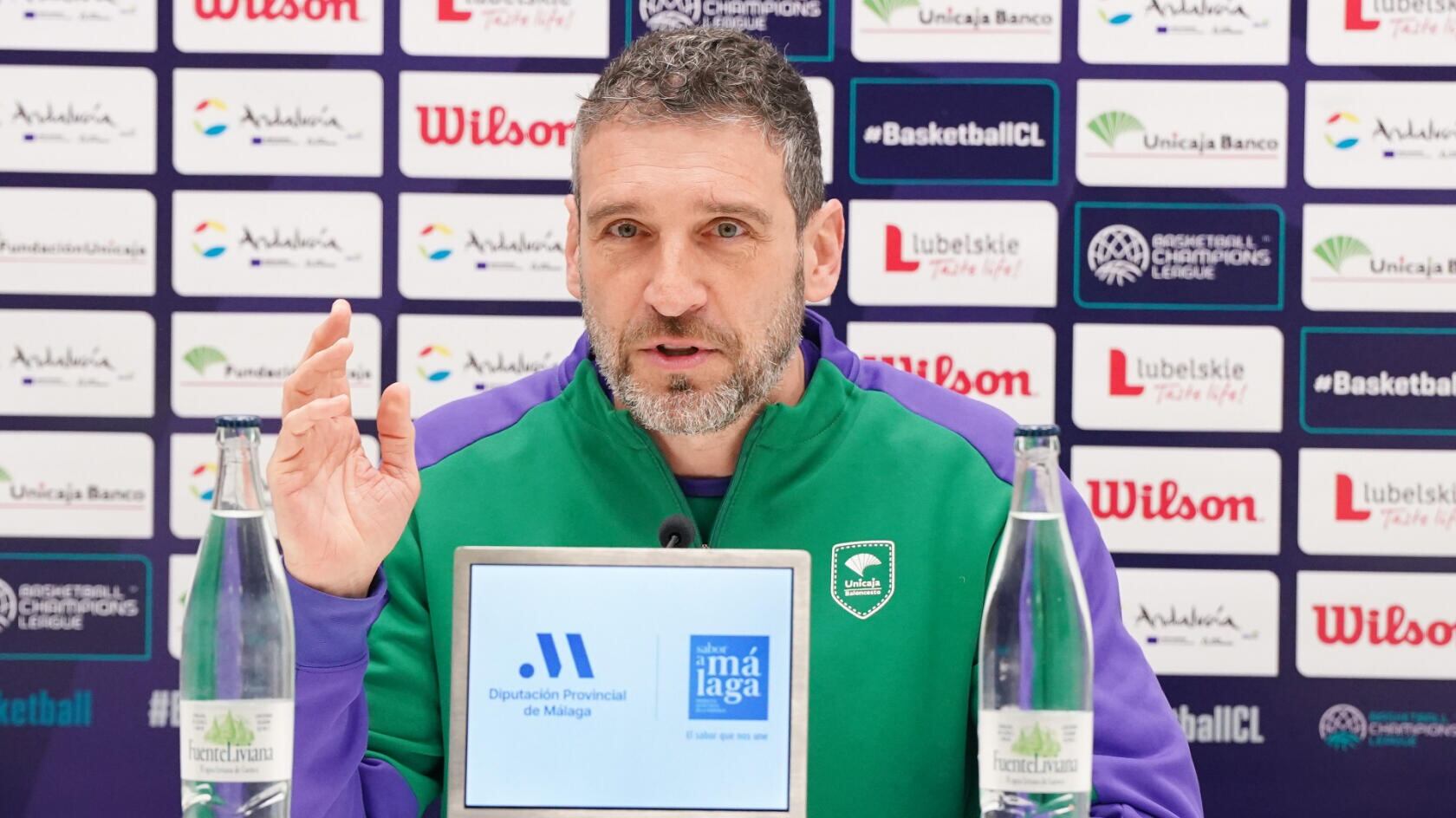 El técnico del Unicaja Ibon Navarro, en la previa del encuentro contra el Tofas Bursa