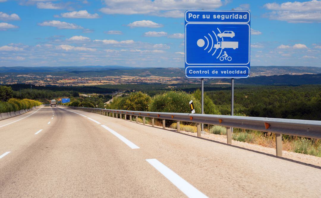 Descubre la posición de los radares tanto fijos como móviles.