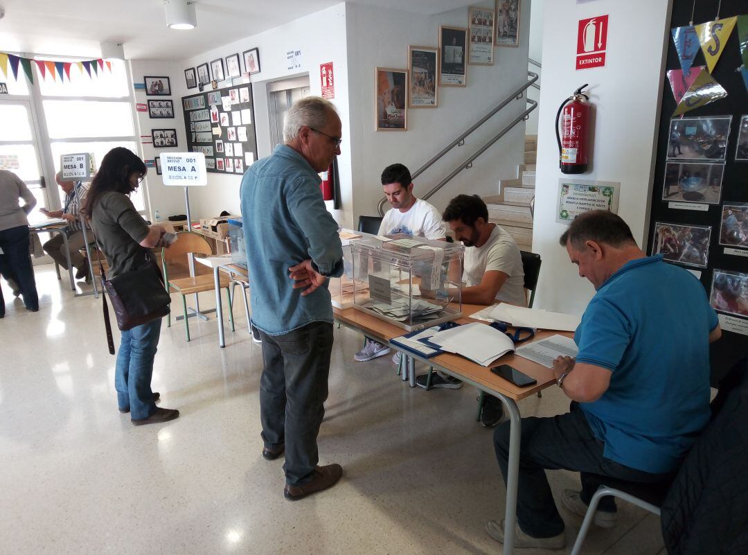 Imagen de un colegio electoral en Ibiza