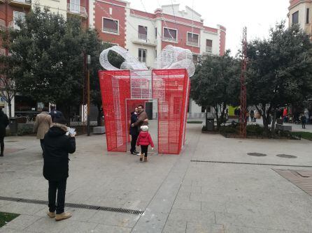 La Plaza de la Constitución también ha estrenado su particular instalación ornamental