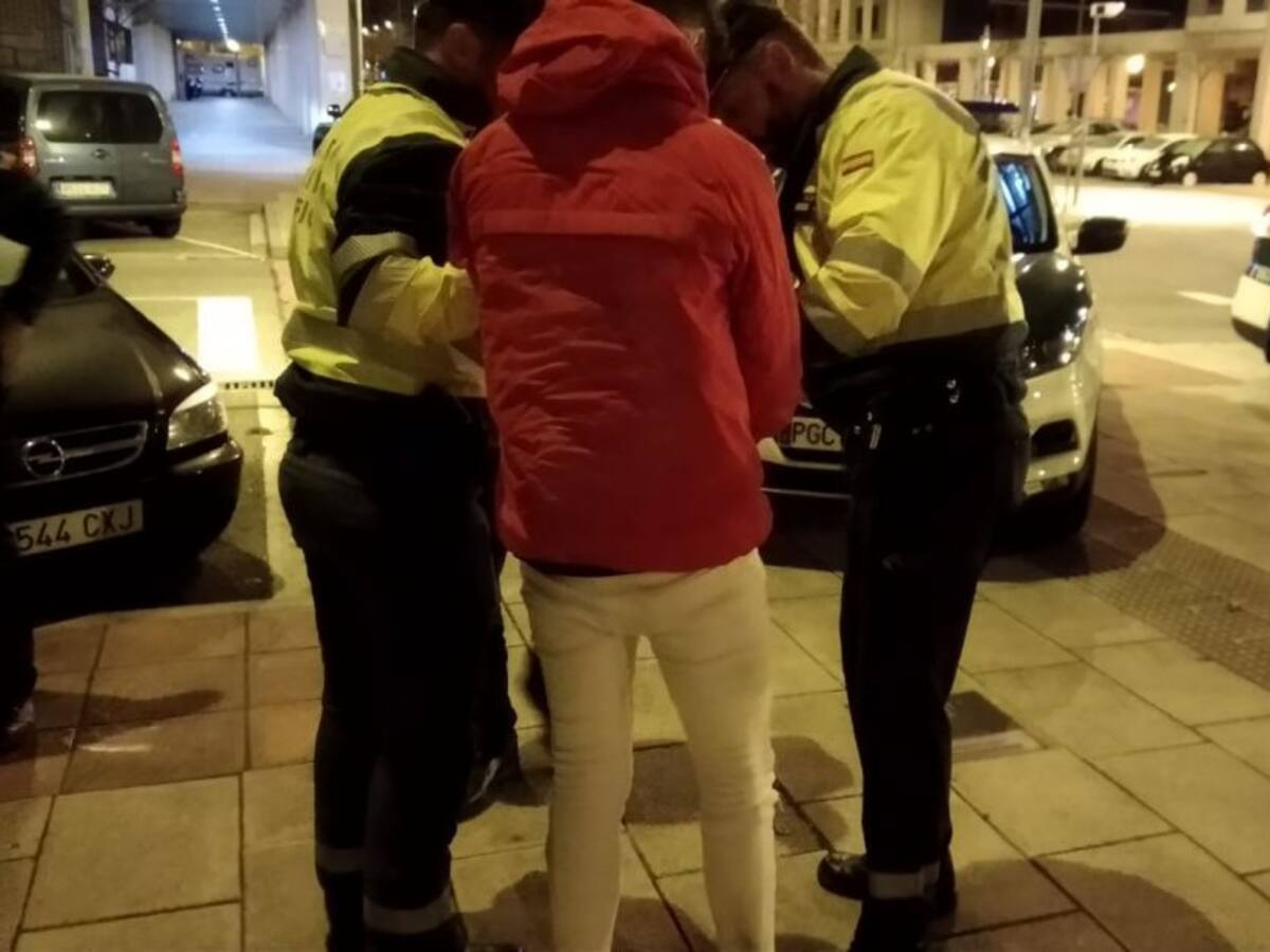 Detenido en Pamplona tras robar a un taxista amenazándole con un cuchillo