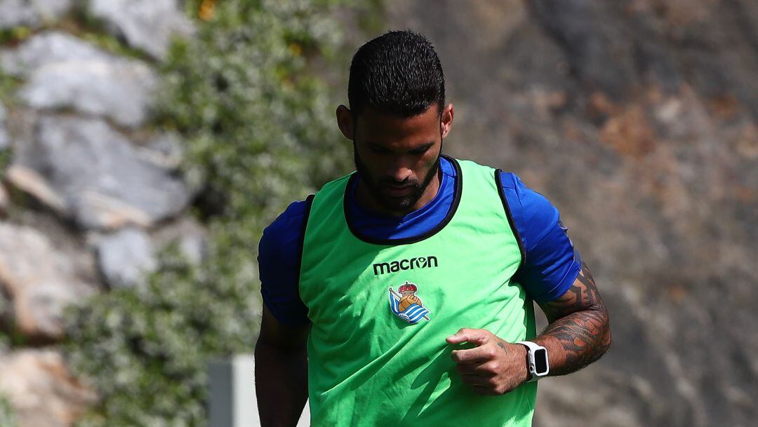 Willian José durante un entrenamiento en Zubiet