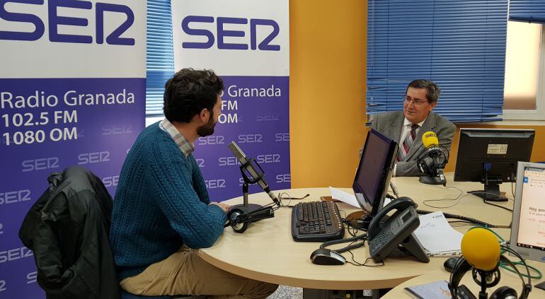 Enrique Árbol entrevista al presidente de la Diputación de Granada, José Entrena, en Radio Granada