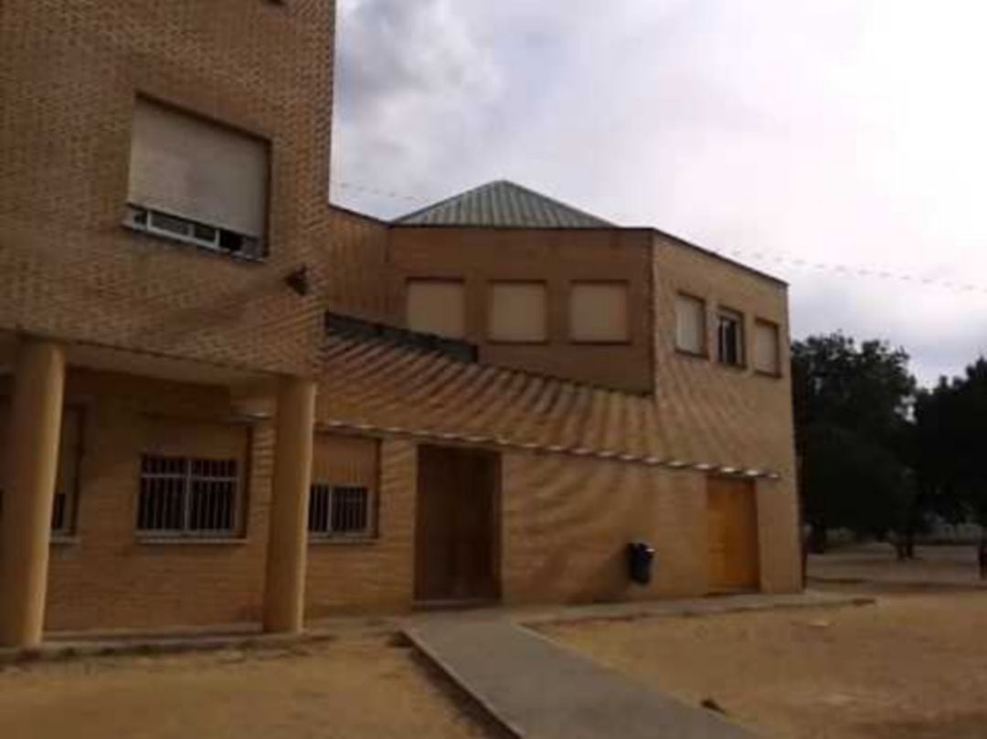 Fachada del CEIP Montealegre de Jerez de la Frontera