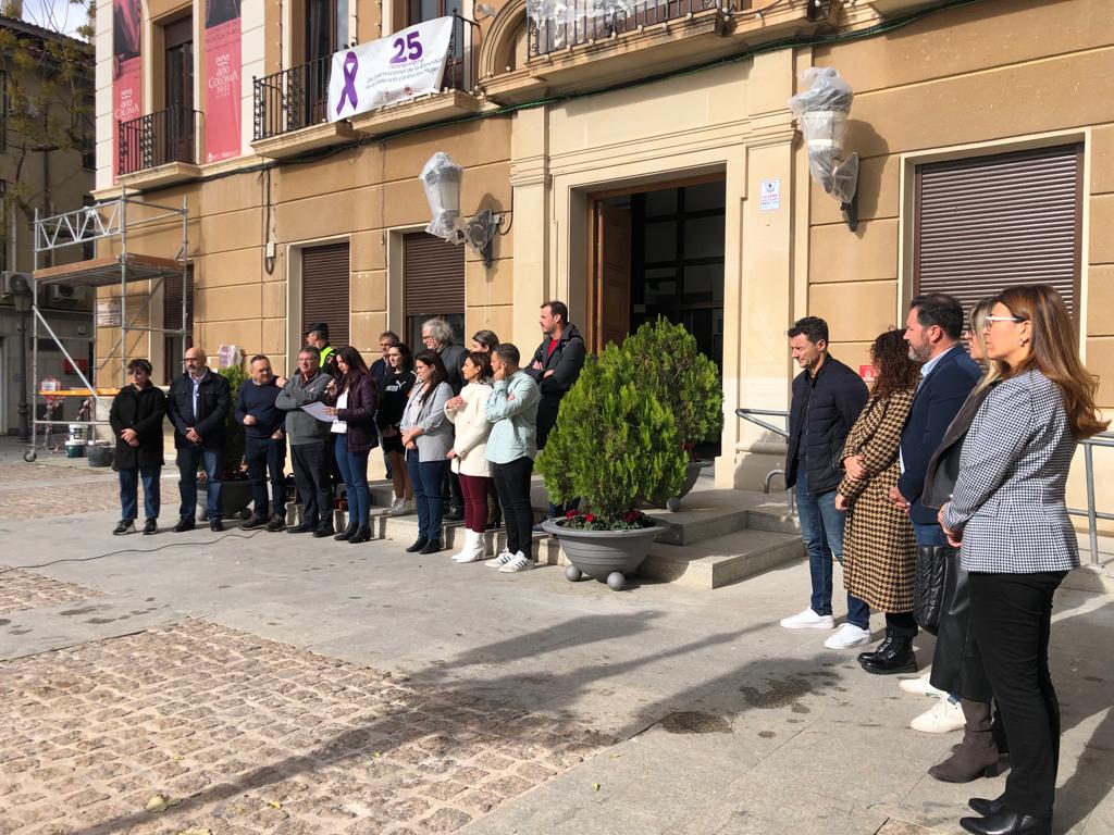 Lectura del manifiesto en el 25N en Elda