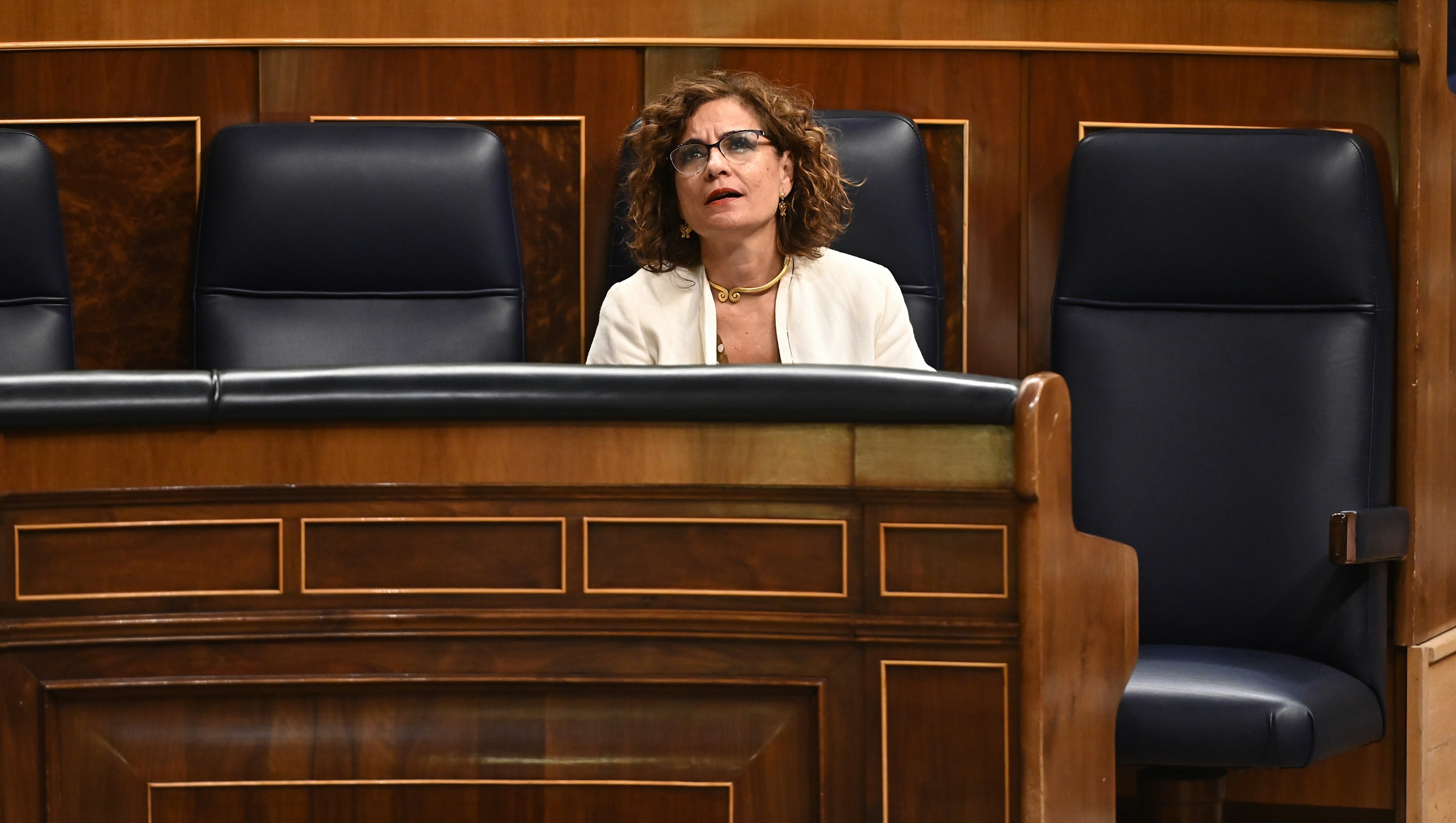 La ministra de Hacienda, María Jesús Montero, durante el pleno del Congreso, este martes en Madrid