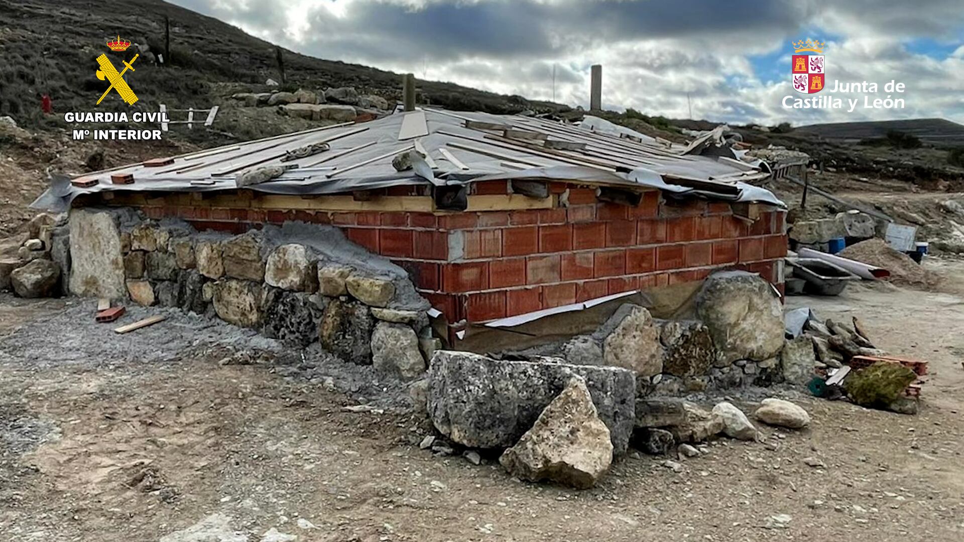 La Guardia Civil y la Junta de Castilla y León detectan una vivienda ilegal en suelo rústico, construida en una ladera