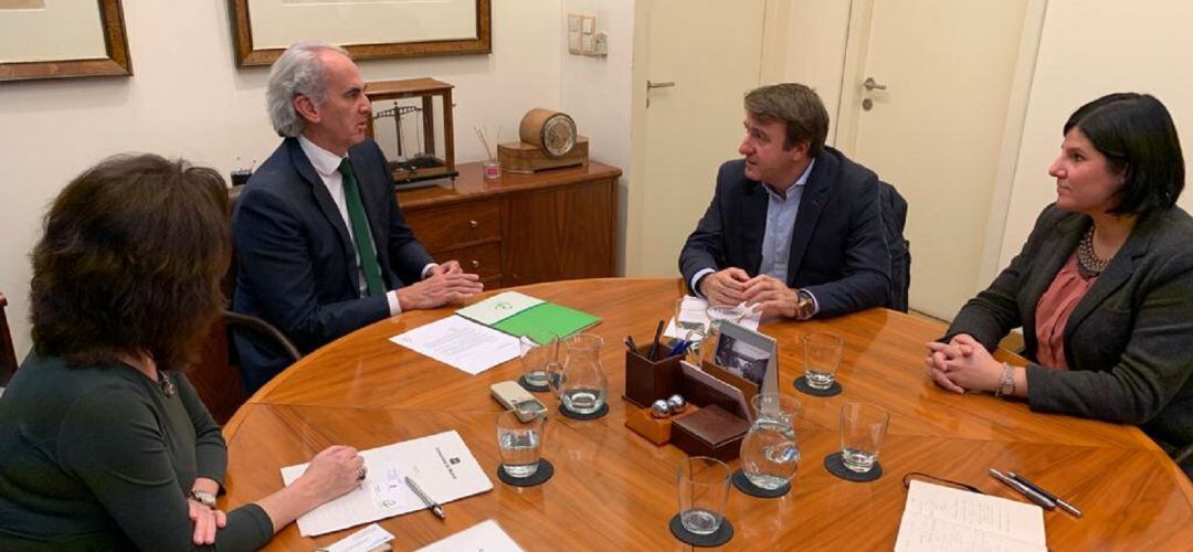 Reunión entre el consejero de Sanidad y el alcalde de Tres Cantos