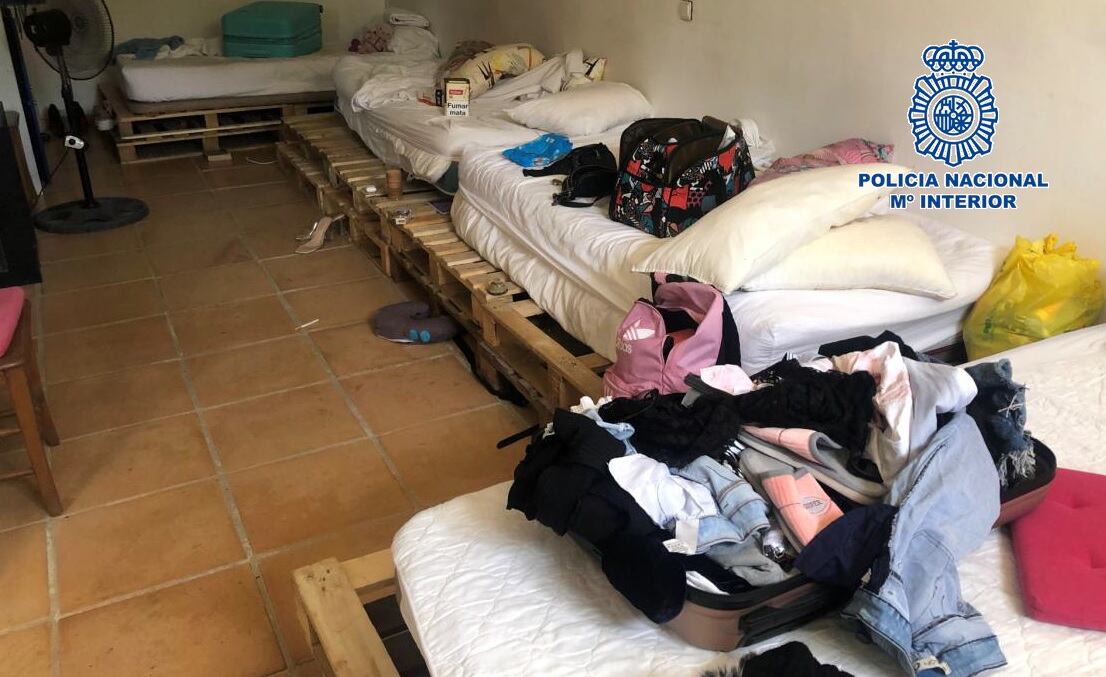 Condiciones en las que vivían en una casa de Estepona las mujeres liberadas