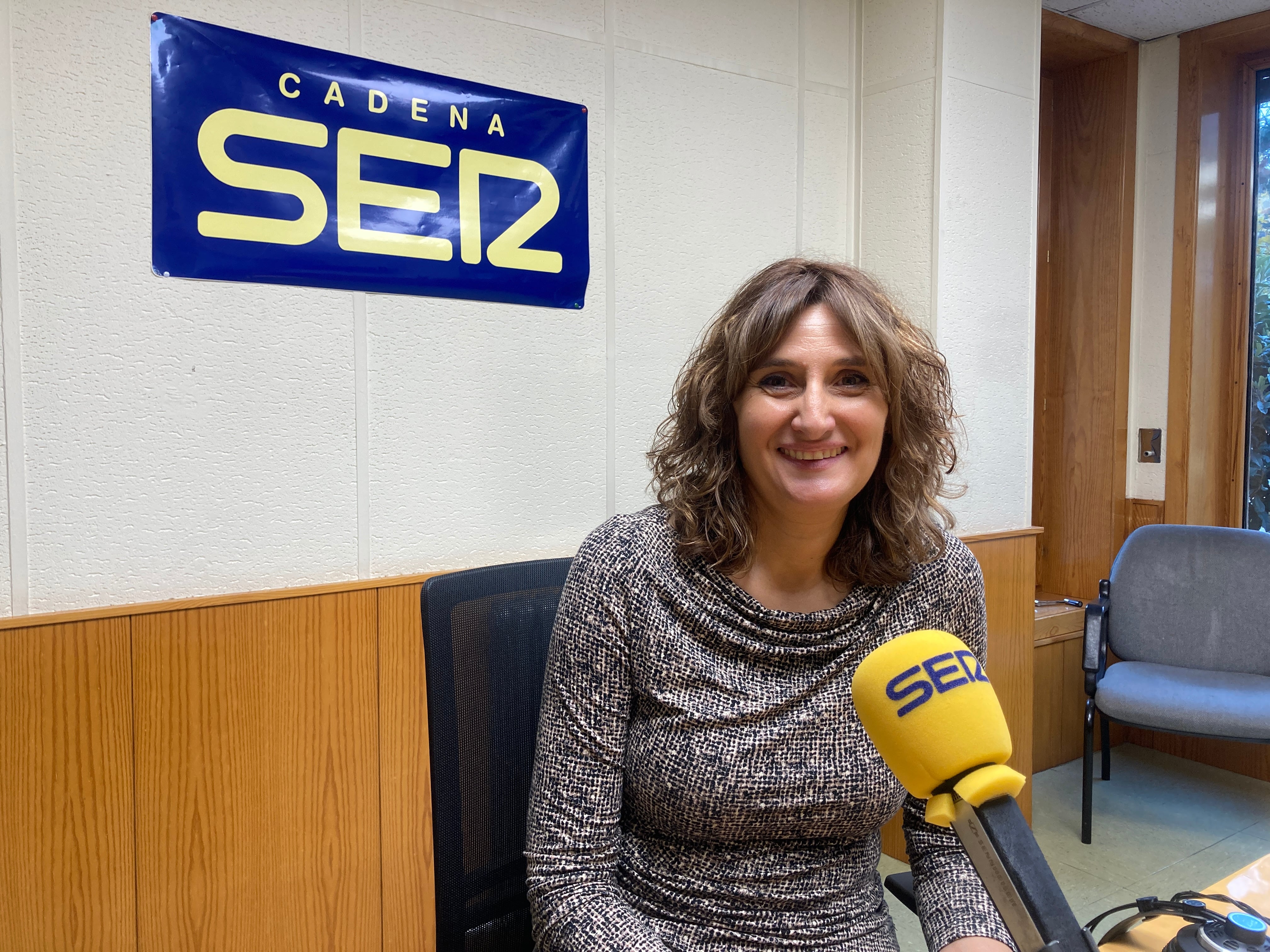 Ana Belén Marco, en los estudios de SER Teruel