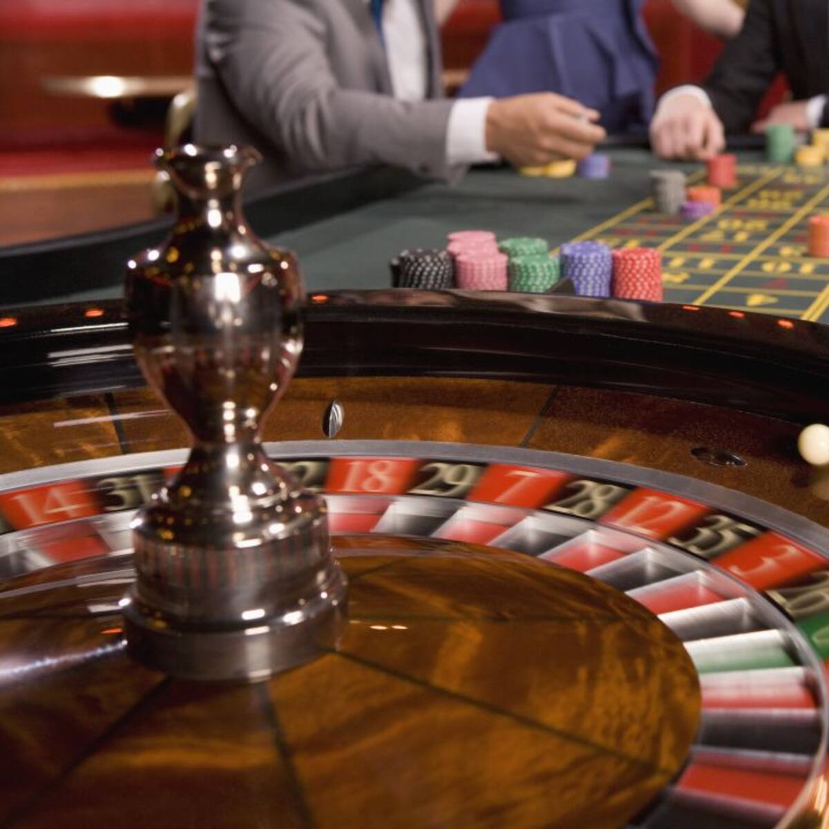 De la Rosa confía en la Justicia para alejar los salones de juego de entornos habitados a pesar de la oposición de la Junta