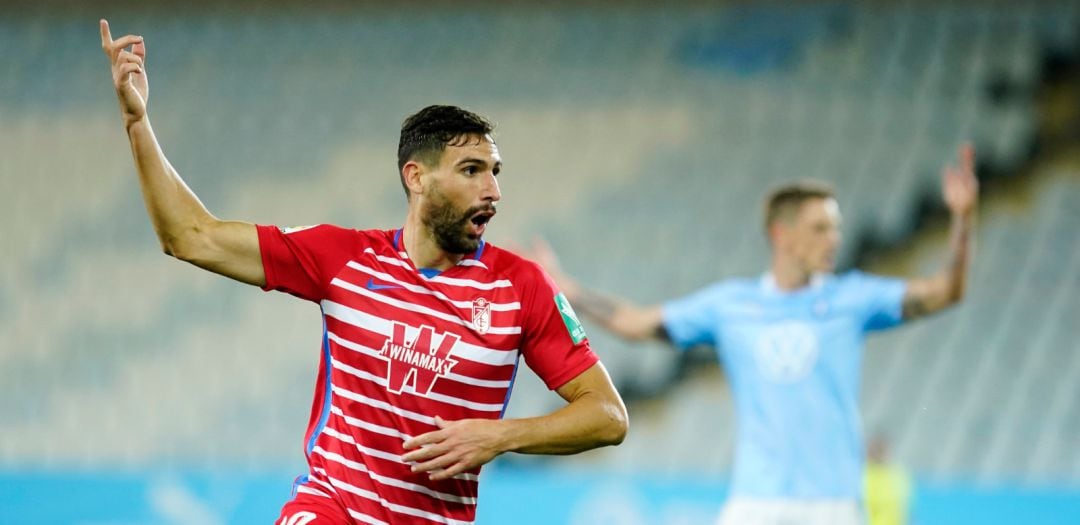 Antonio Puertas celebra su gol ante el Malmö