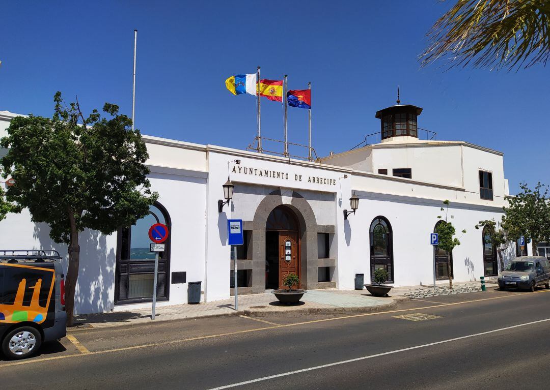 Exterior del Ayuntamiento de Arrecife.