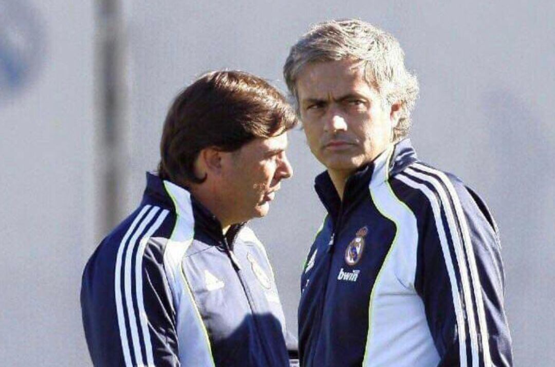 Alejandro Menéndez, junto con Mourinho durante su etapa en el Castilla