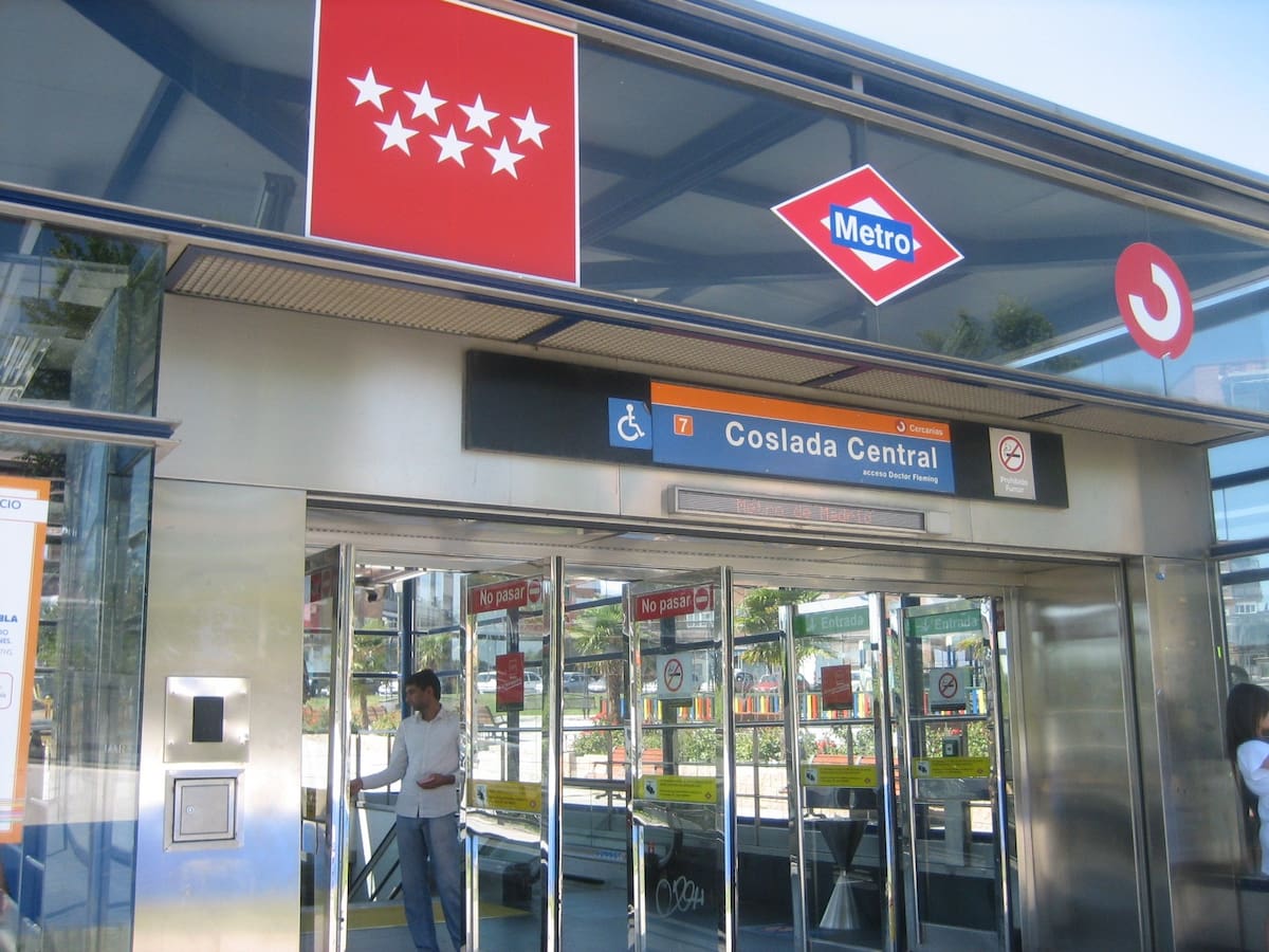 Detenidos dos jóvenes por un atraco con arma blanca a menores en Coslada