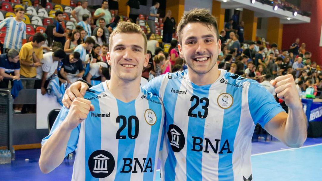 Ramiro Martínez y Gastón Mouriño con la camiseta de la selección argentina