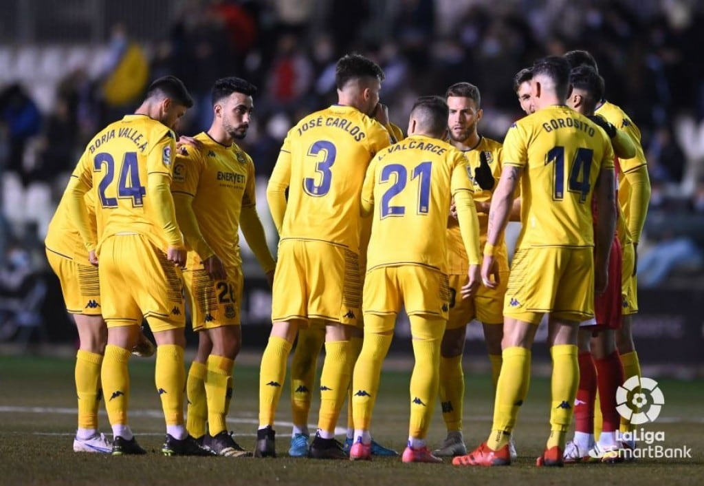 Jugadores del Alcorcón en su partido frente al Burgos