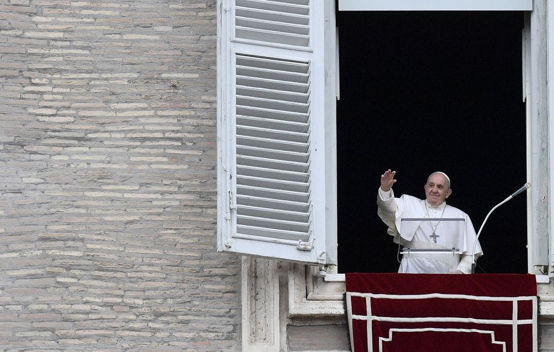 El Papa Francisco en el rezo del Ángelus dominical desde el Palacio Apostólico.