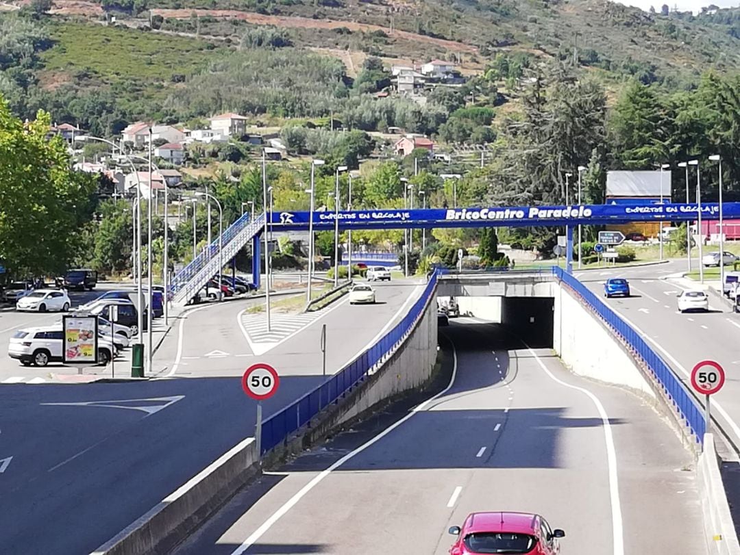 Las fuerzas de seguridad cortaron el tráfico en el túnel de la N-120, que conecta O Pino con el puente Novísimo.