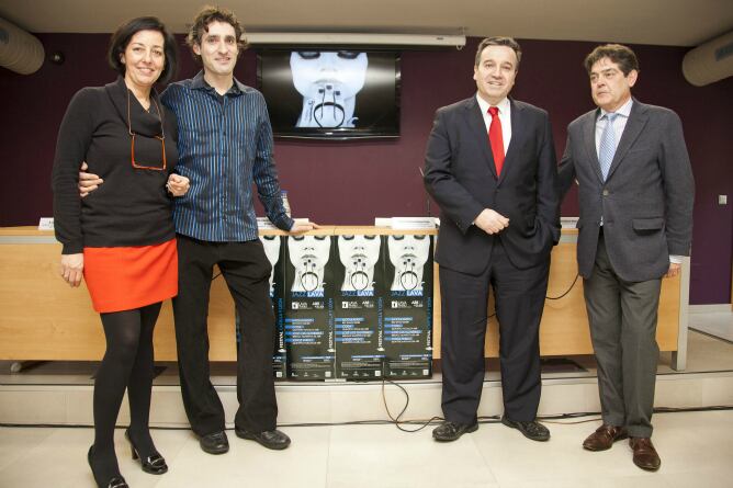 José Luis Gutiérrez, Mercedes Cantalapiedra, José Ramón Alonso y José María Viteri, en la Casa Revilla